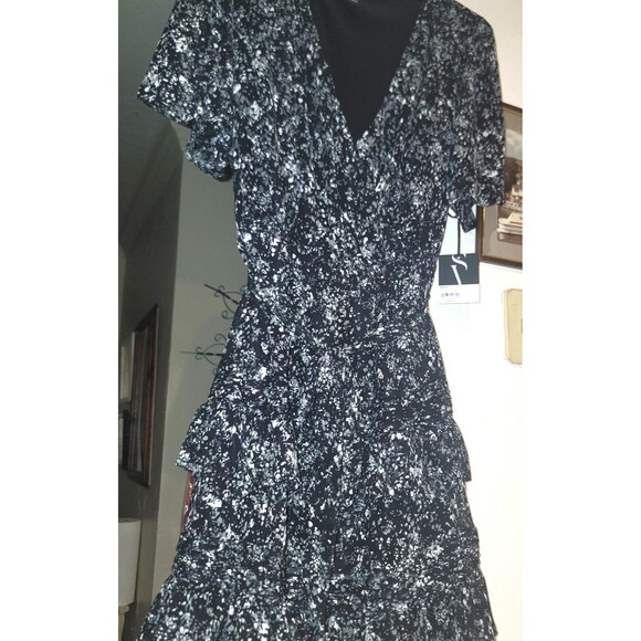 SIMPLY VERA Vera Wang NWT Dress Ruffled Tiered Chiffon Lined Fairy Sz Large Blk - Picture 2 of 16